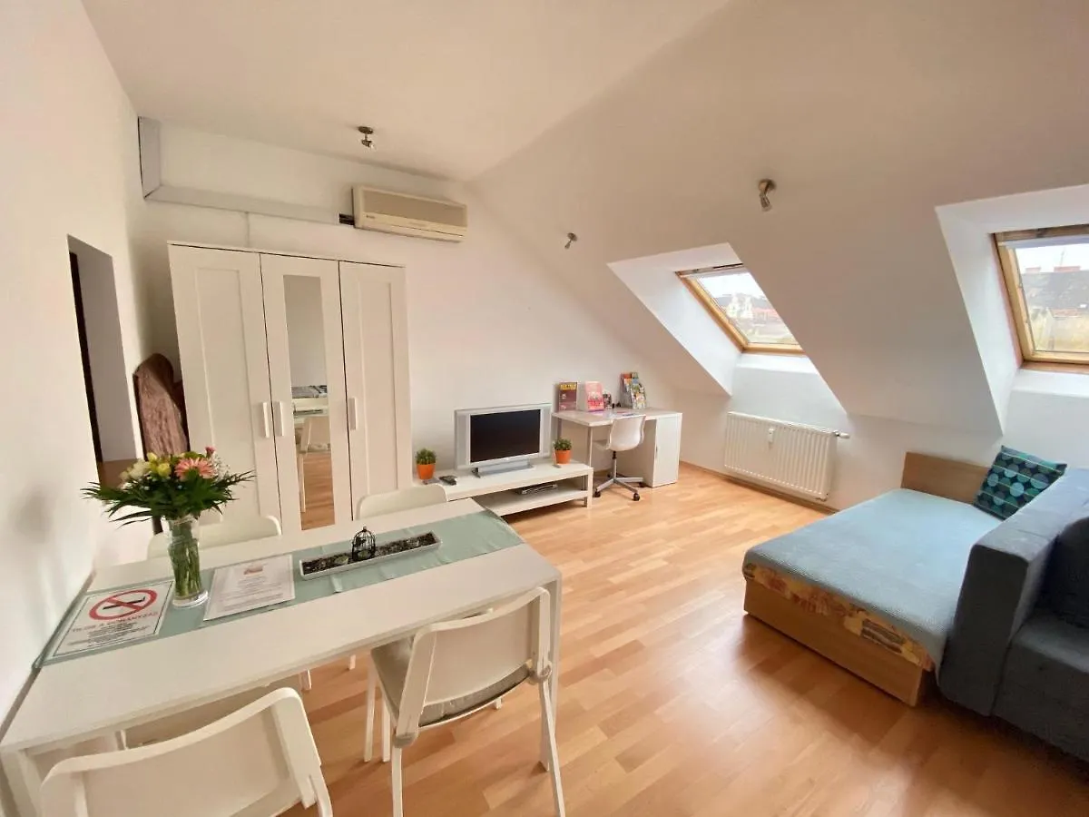 ORANGEHOMES large studio apartment Erkel street Budapest
