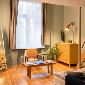  Apartamento Lovely In Party Street Ka10